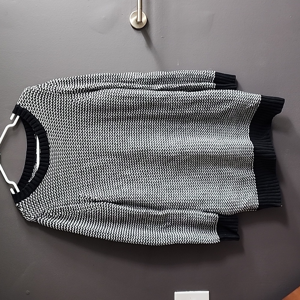 Gap Maternity Side-Zip Knit Sweater - Size Medium (Black and White)